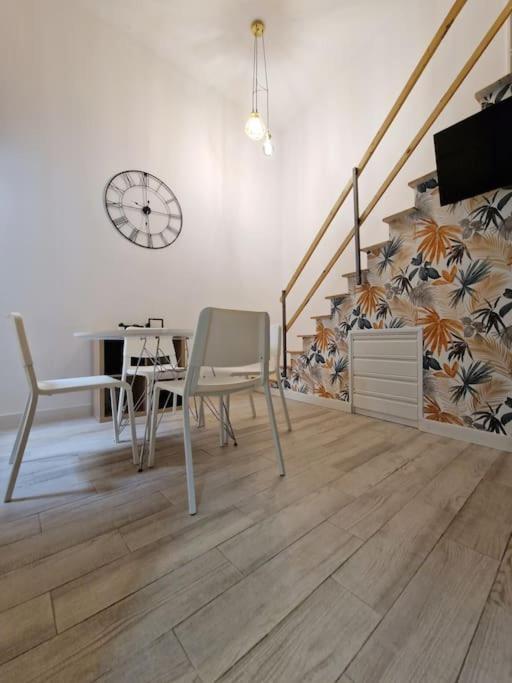 Mediodia Chica Apartamento Tipo Loft En La Latina Apartment Madrid Bagian luar foto