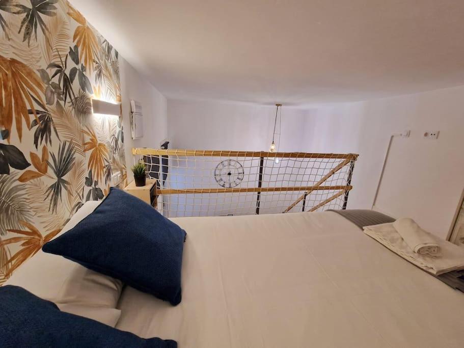 Mediodia Chica Apartamento Tipo Loft En La Latina Apartment Madrid Bagian luar foto