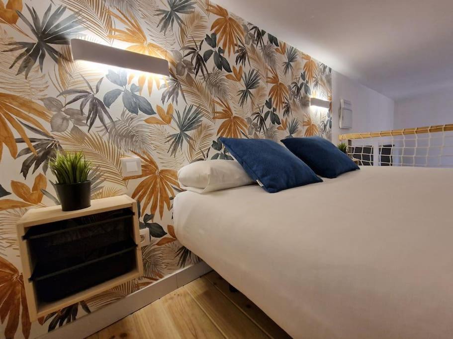 Mediodia Chica Apartamento Tipo Loft En La Latina Apartment Madrid Bagian luar foto
