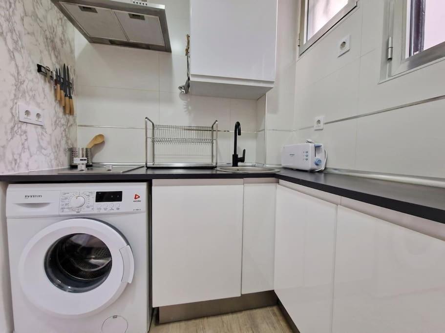 Mediodia Chica Apartamento Tipo Loft En La Latina Apartment Madrid Bagian luar foto