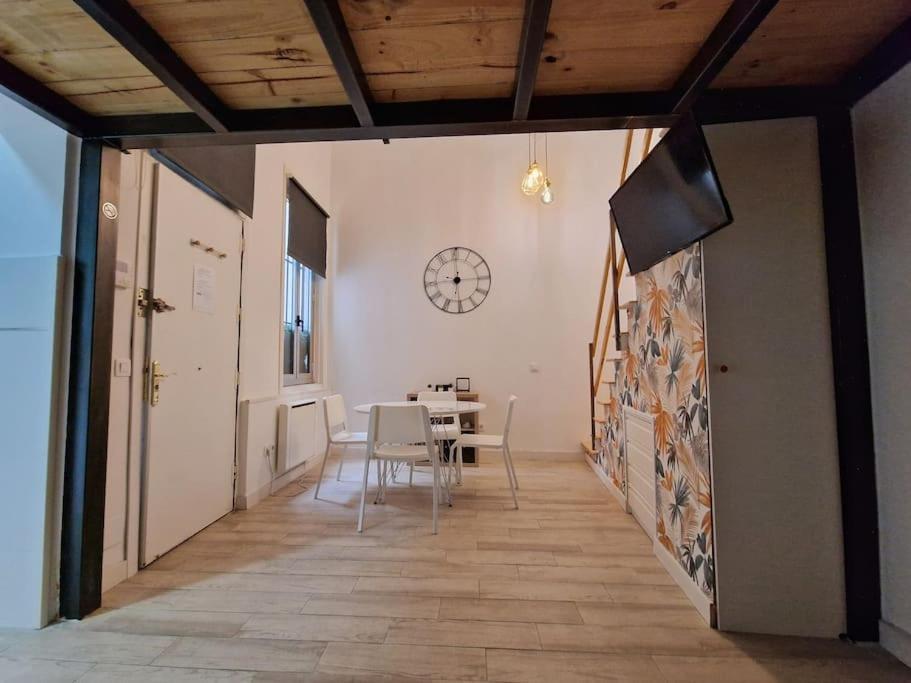 Mediodia Chica Apartamento Tipo Loft En La Latina Apartment Madrid Bagian luar foto
